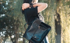 WRITE AS 两团打肿